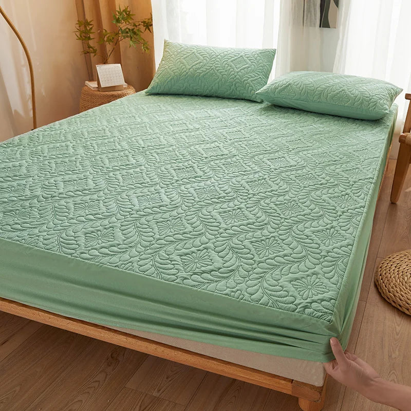 Waterproof and anti-bacterial mattress cover