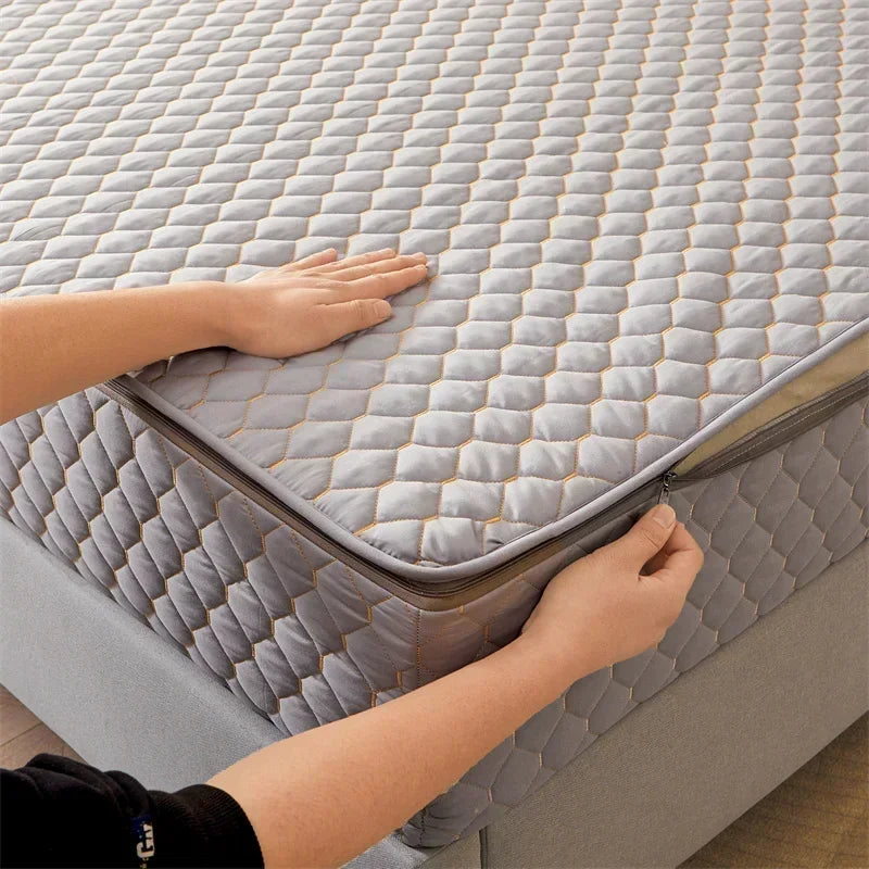 Luxury quilted mattress cover