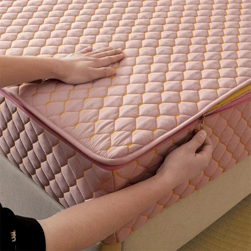 Luxury quilted mattress cover