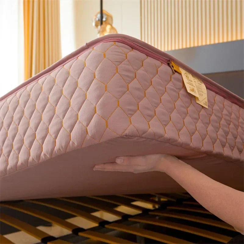 Luxury quilted mattress cover