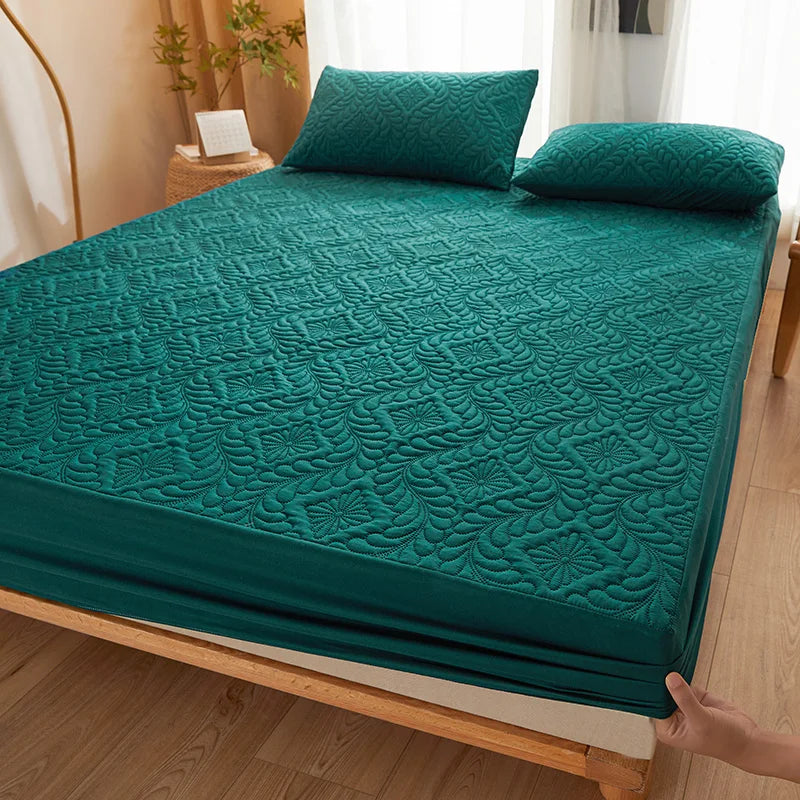 Waterproof and anti-bacterial mattress cover