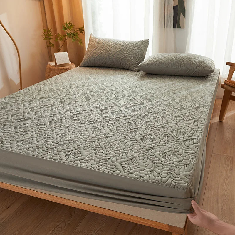 Waterproof and anti-bacterial mattress cover